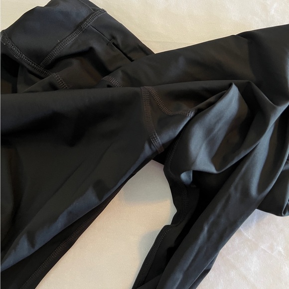 Women's Sleek High-Waisted Run Capri Leggings Black Small Activewear Sports Athl - Picture 5 of 9